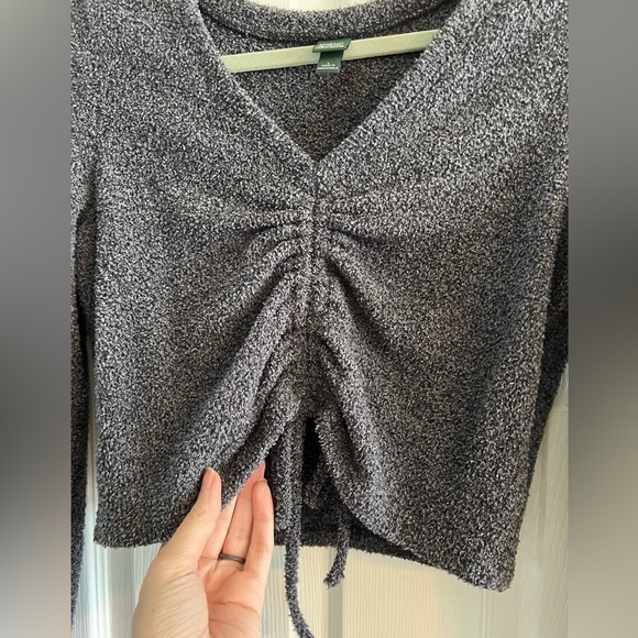 Wild Fable Cropped Sweater Size Large - Picture 2 of 3